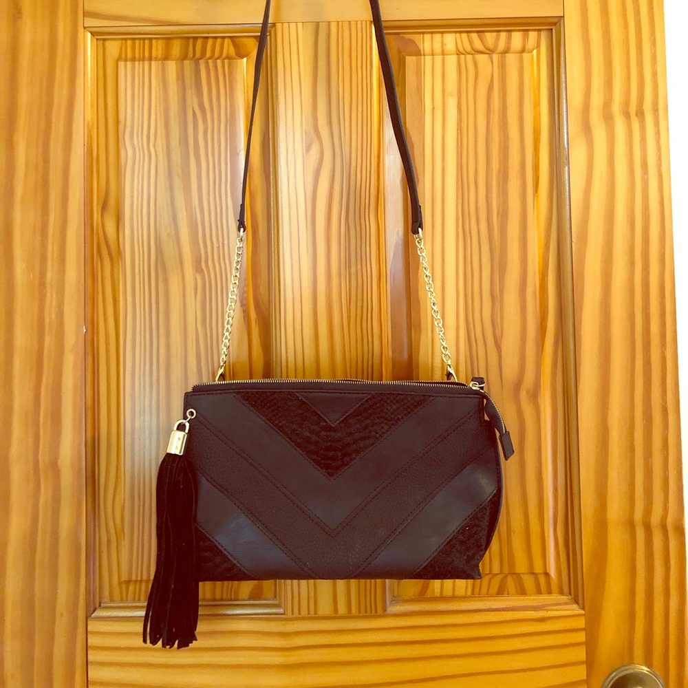 Black purse.